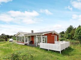 5 person holiday home in Vejers Strand, hotell i Vejers Strand
