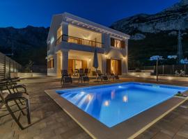 NEW! Milan's House with pool, Mediterranean, hotell i Makarska