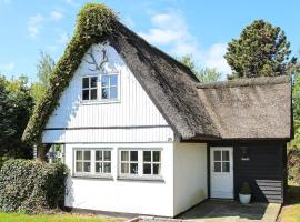 4 person holiday home in Hadsund: Haslevgårde şehrinde bir tatil evi