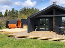 6 person holiday home in Bl vand, cabaña o casa de campo en Blåvand
