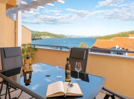 VILLA A, hotel i Marina