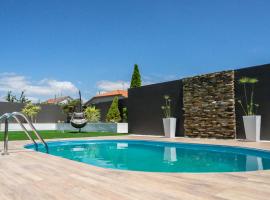 Villa con piscina a pie de playa, alojamento para férias em O Grove