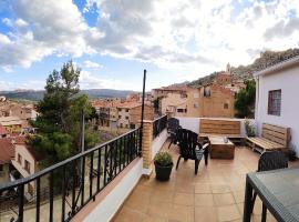 Casa Rural Tobal, cheap hotel in Castellote