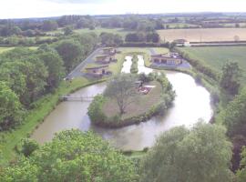 col's mere, cabin in Upton