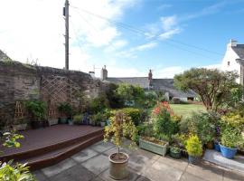 The Colours Riverside apartment with garden, hotel en Broughty Ferry