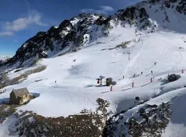 La Mongie - Au pied des pistes 1 et 2 Parking souterrain