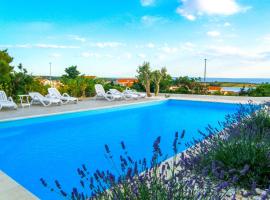 Villa Apartments AniFil, guest house in Novalja