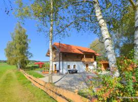 Naturhaus Innviertel, hotel with parking in Holzöster