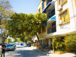 Acogedor apartamento a 15 metros del mar, allotjament vacacional a Santa Marta