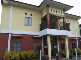 Penginapan Syariah, holiday rental in Parit