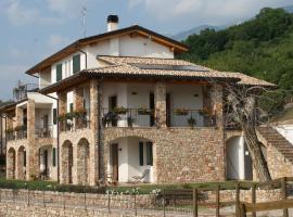 La Casa Di Pericle, апарт-отель в городе Бренцоне-суль-Гарда