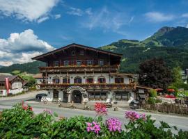 Kaiserhotel Neuwirt, hotel a Oberndorf in Tirol