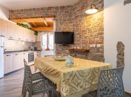 Mary's House - WiFi & Private Parking, villa in Gonnesa