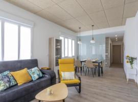 Playa Ribeiría apartamento vacacional, parkolóval rendelkező hotel Tapia de Casariegóban