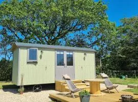 Tolverne Luxury Shepherd's Hut