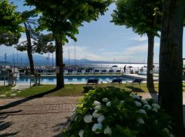 Villaggio Turistico dei Tigli – hotel w mieście Padenghe sul Garda