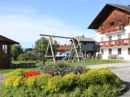 Petersimmerhof, family hotel in Taching am See