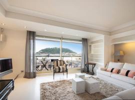 BELLA VISTA LUXURY APARTMENT. BAY VIEWS. PARKING, spa hotel in San Sebastián