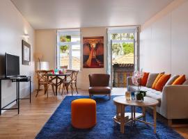 Ribeira Trendy Flat in Medieval Mercadores Street