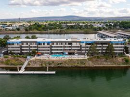 Clover Island Inn, hotell i Kennewick