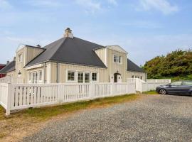 4 person holiday home in Ringk bing, Ferienwohnung in Ringkøbing