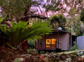 Whispering Valley Cottage Retreat, viešbutis mieste Maleny