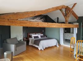 Domaine de la Fée-Licité, hotel v destinaci Jullié