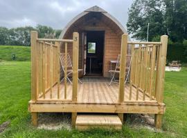 Riverview Holiday Park Rustic Pods, hotel in Lincoln