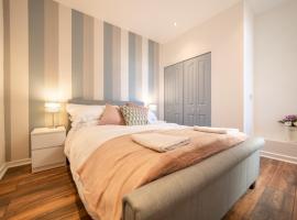 Charles Alexander Short Stay - Highcliffe Apartments, hotel a Cleveleys