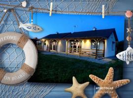 Osada Familia Śmiechów, hotell i Gąski