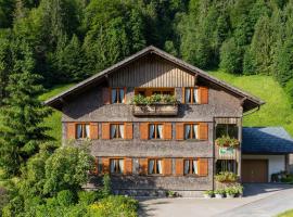 Ferienbauernhof Oberhauser, hotel v mestu Schoppernau