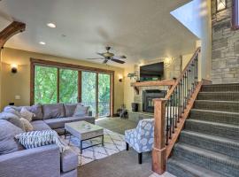 Family Retreat with Provo River and Mountain Views!, villa in Sundance