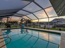 Good Vibes and Tan Lines! Private Beach with Heated Pool - Villa Good Times, Fort Myers Beach, ξενοδοχείο σε Fort Myers Beach