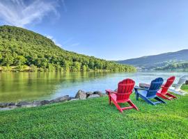 Cozy Cabin on Tenn River - 10 Mi to Chattanooga!, hotel di Chattanooga