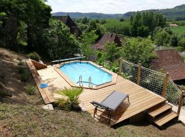 Maison de charme en Périgord 10 personnes La maison d'Albertine, hotel s parkiriščem v mestu Peyrillac-et-Millac