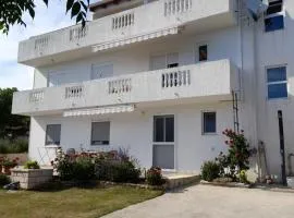 Apartmani By the see Božo Benić