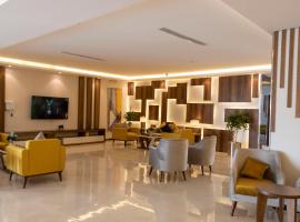 The Palace Hotel Suites, Ferienunterkunft in Chamis Muschait