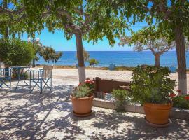 Stratos by mRoom Apartments, hotell i Makry-Gialos