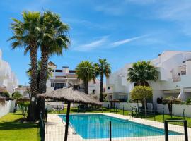 La Hacienda Golf Islantilla con Wifi y Aire Ac SOLO PAREJAS Y FAMILIAS, hôtel à Islantilla près de : Club de golf d'Islantilla