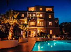 데센차노 델 가르다에 위치한 호텔 Hotel Benaco