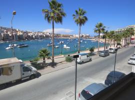 Aquamarine Sea Front Apartments - First Floor, hotel em Marsaskala