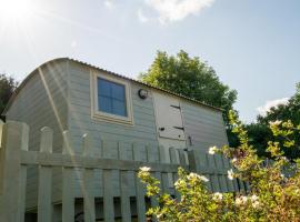 Hilltop Hut, glamping site in Church Stretton