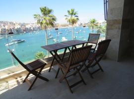 Aquamarine Sea Front Apartments - Second Floor, bolig ved stranden i Marsaskala