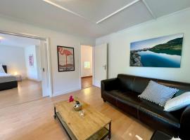 Grosszügige Ferienwohnung in Glarus - Capra 2 โรงแรมในกลารุส