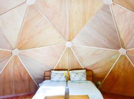 Les Insolites du Domaine d'Haulmé, luxury tent in Haulmé