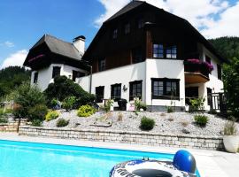 Landhaus Seebacher, hotel v Spital am Pyhrnu