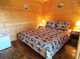 Camp Sunny Hills, camping de luxe à Virpazar