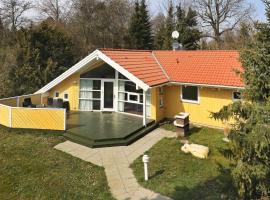 11 person holiday home in Str by, cottage sa Strøby