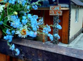 Kesane, hotel a Jut'a