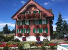 Apartment auf dem Bauernhof, hotelli kohteessa Luzern